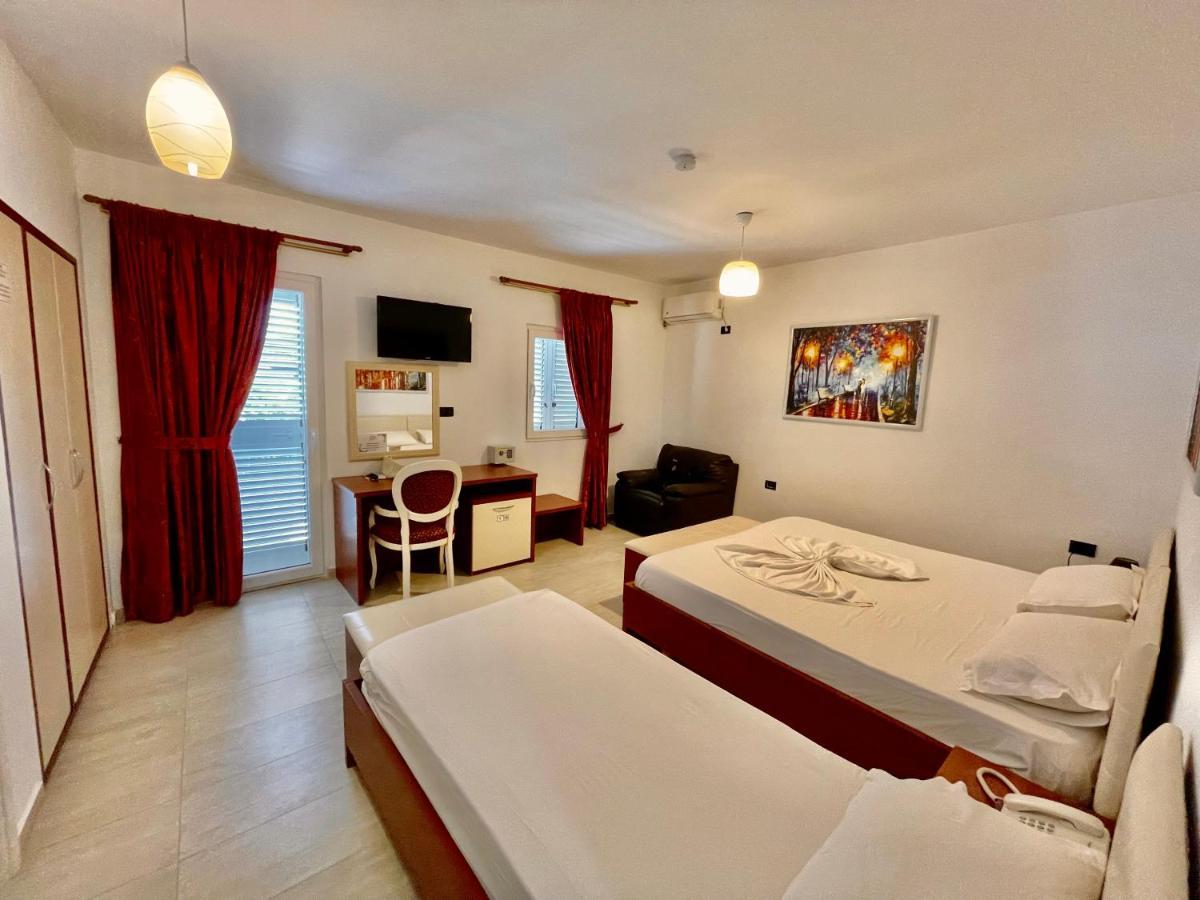 Vila Ada Hotel ติรานา ภายนอก รูปภาพ
